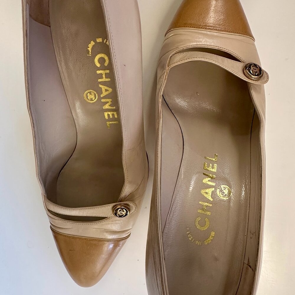 Chanel Leather Beige Shoes US Size 7 (37-38)